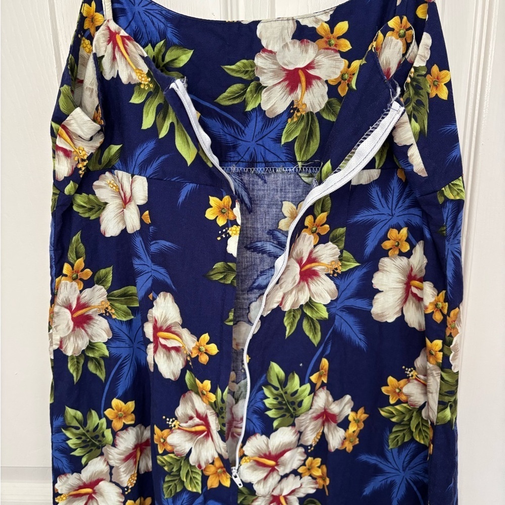 Pacific Legend Tropical Floral Dress - Picture 7 of 10